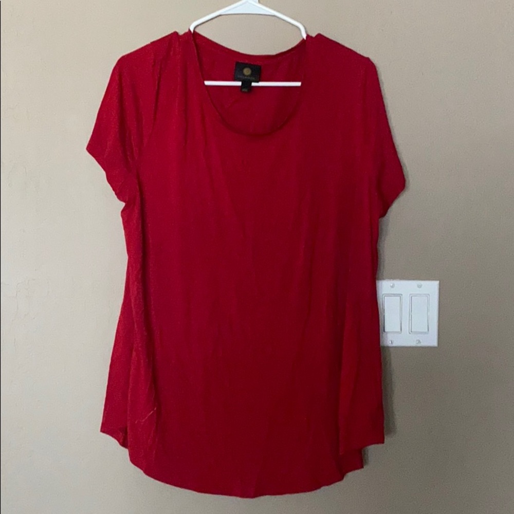 Red tee